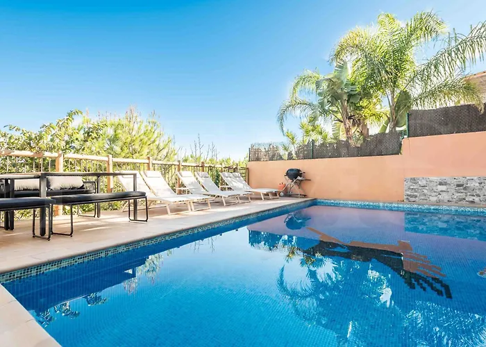 Villa Premium With Private Pool & Garden By Rems *