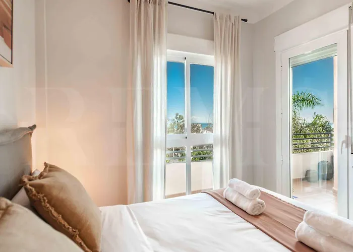 Villa Premium With Private Pool & Garden By Rems