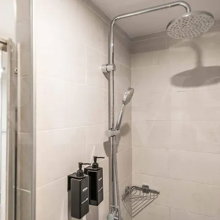 Premium With Private Pool & Garden By Rems 别墅 *